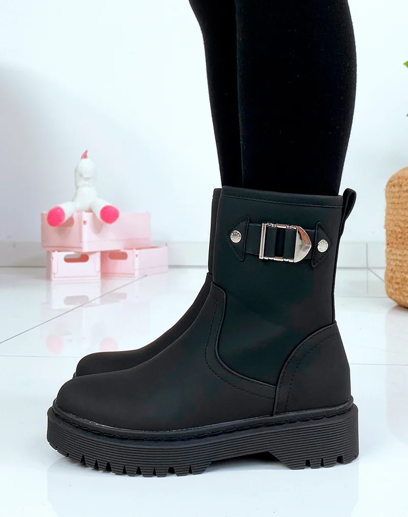 Bottines noires effet mat style botte de pluie