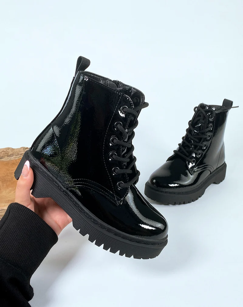 Bottines noires effet miroir à lacets