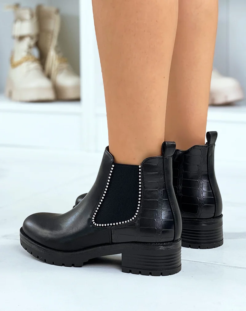Chelsea boots noires effet croco talonnées à petits clous argentés