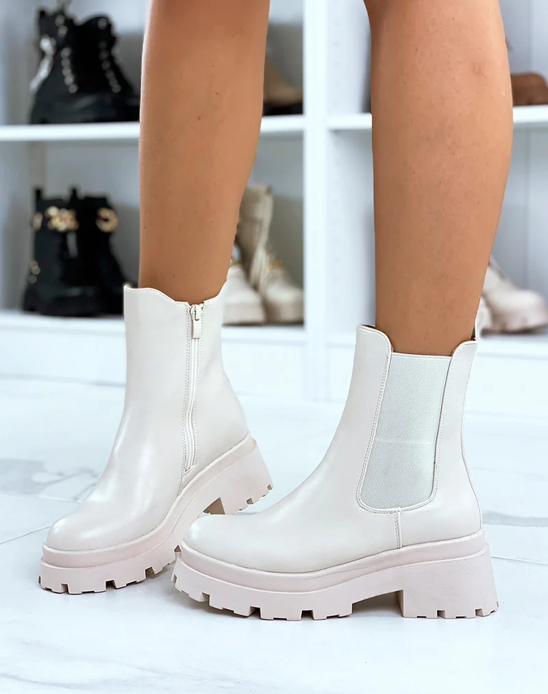 Chelsea boots beiges montantes à talon et semelle crantée