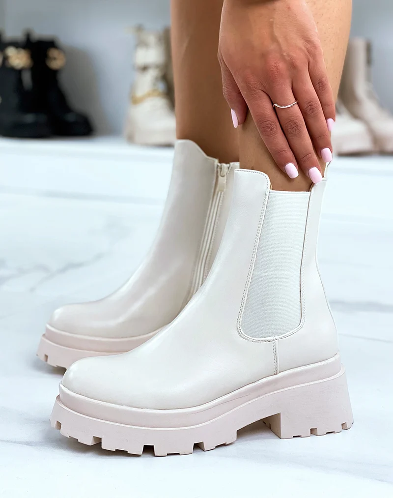 Chelsea boots beiges montantes à talon et semelle crantée