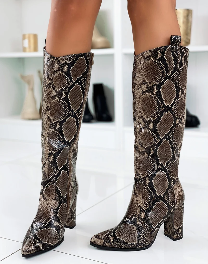 Bottes effet python à talon style santiags