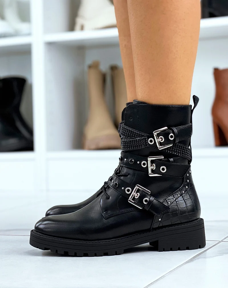 Bottines montantes noires à lanières cloutée