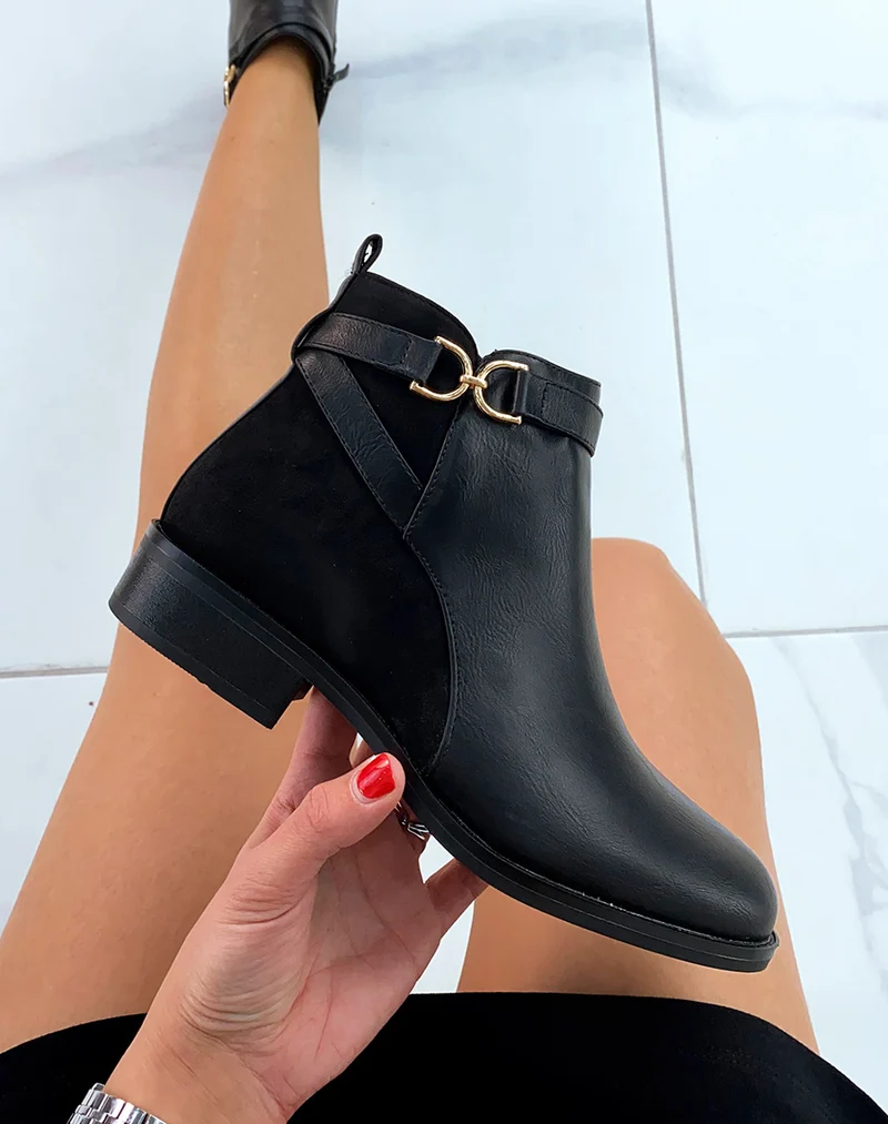Bottines noires bi-matière en suédine à boucles dorées