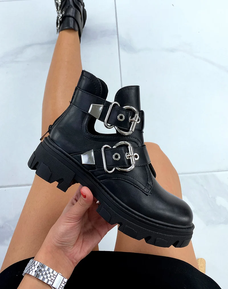 Bottines noires basses ouvertes à double boucles