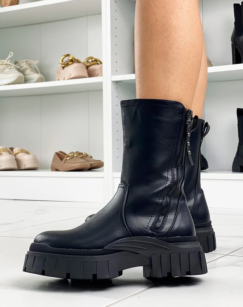 Bottines hautes noires à zip