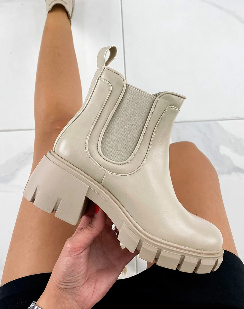 Bottines beiges inspiration chelsea à petit talon