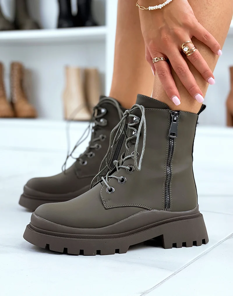 Bottines kaki gommées à semelle crantée