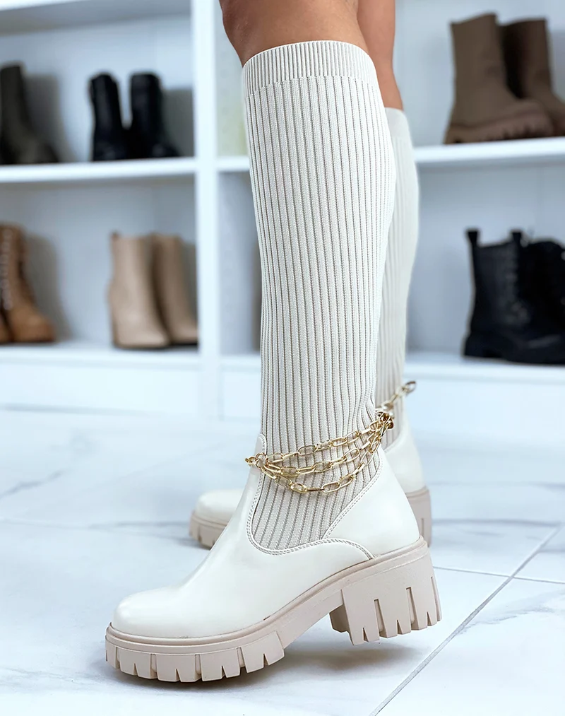 Bottes beiges montantes effet chaussette à fines chaines dorées