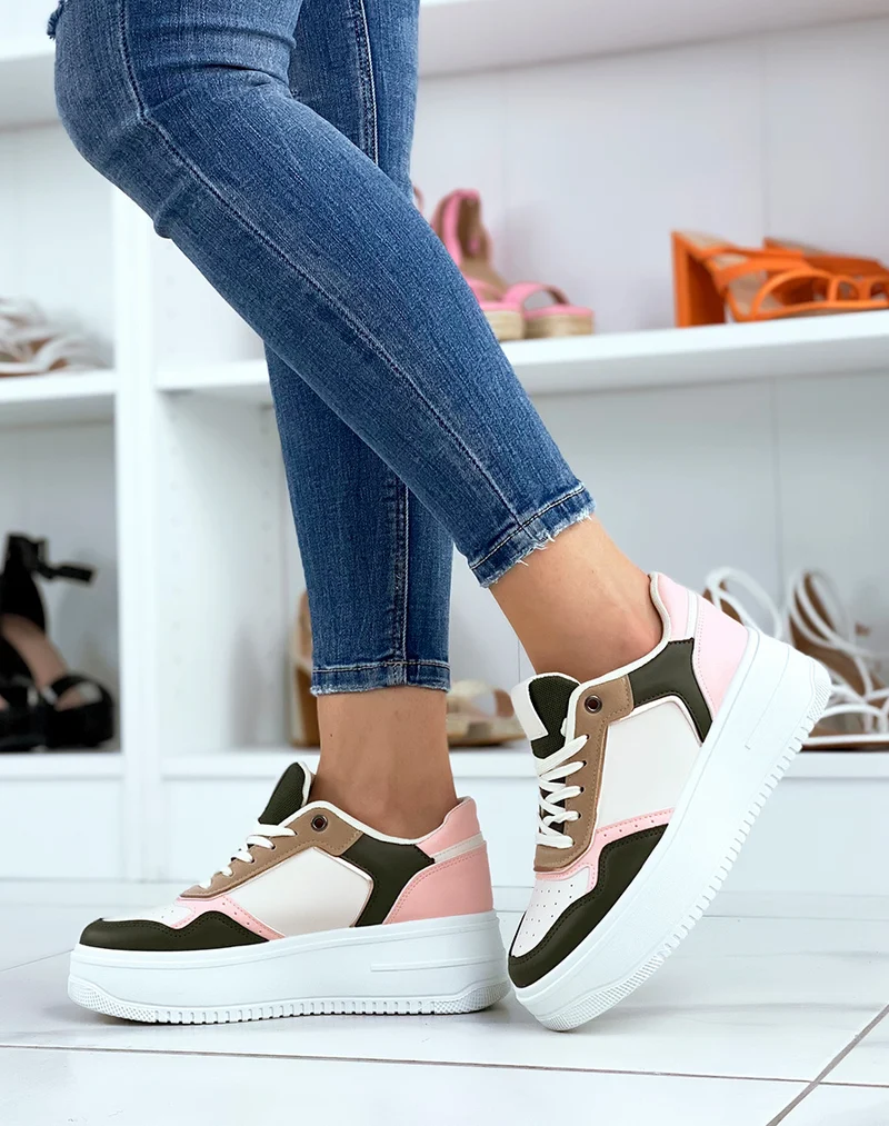 Baskets beiges à empiècements kakis et roses