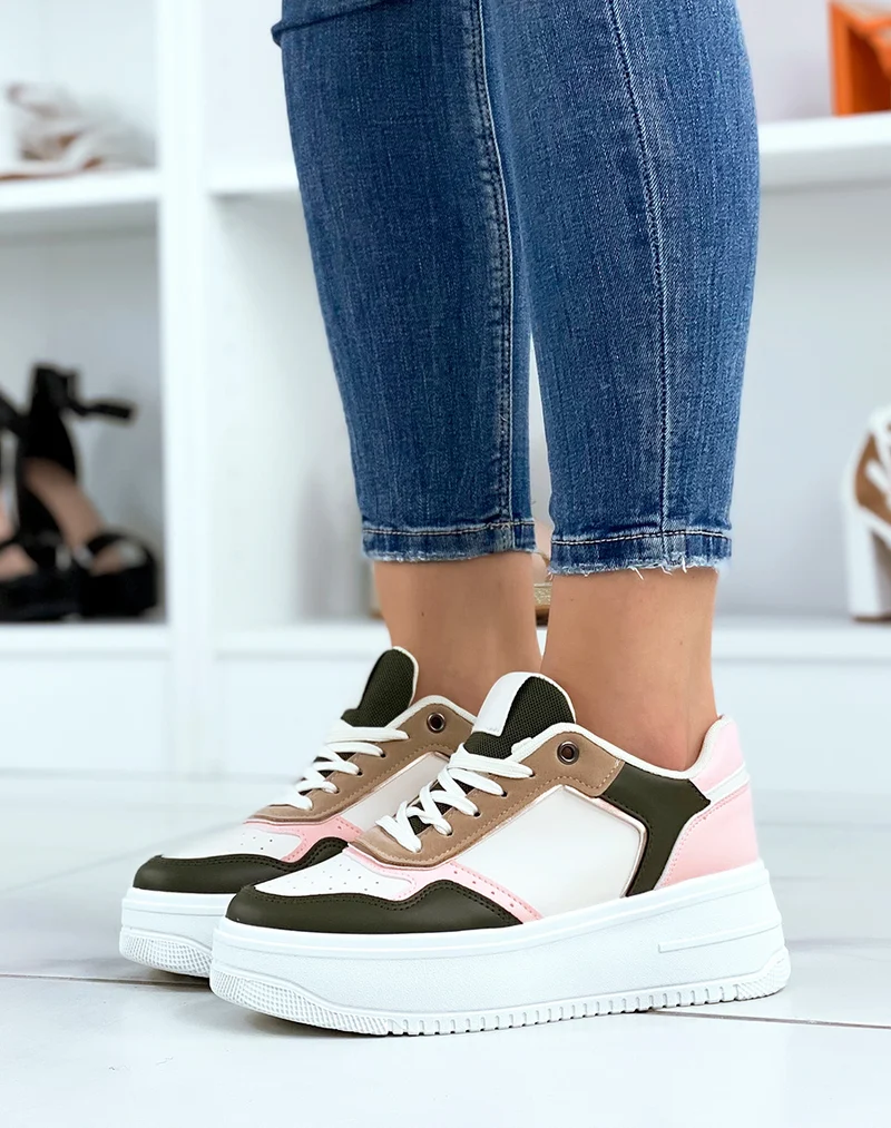 Baskets beiges à empiècements kakis et roses