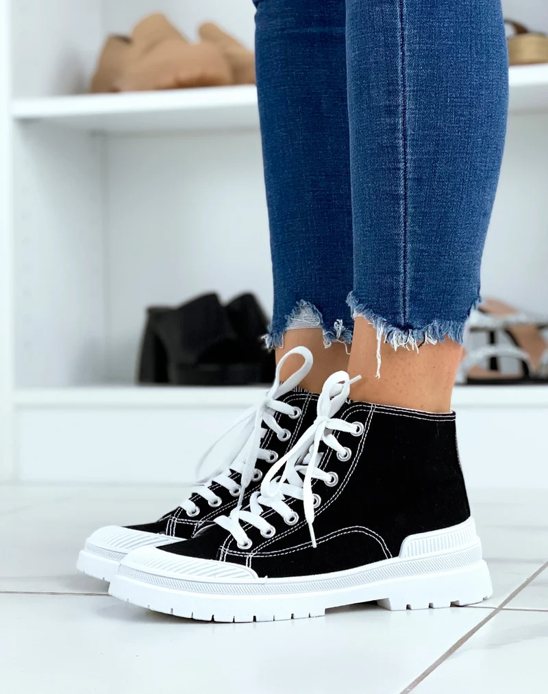 Baskets en tissu noires montantes à lacets