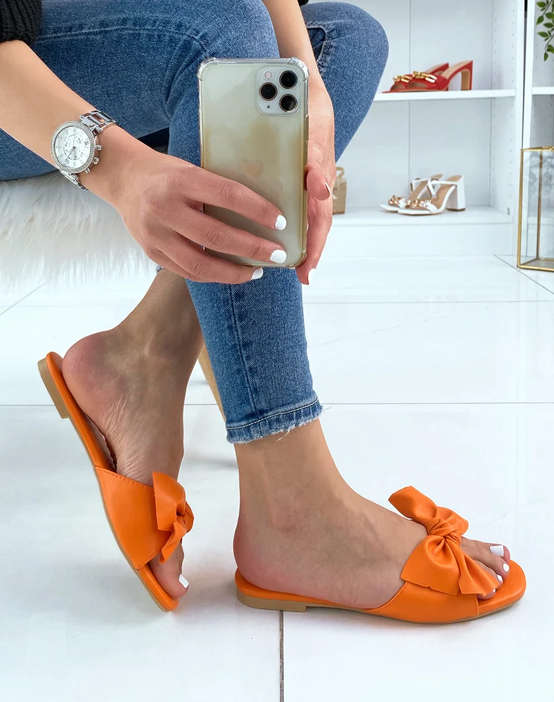 Mules oranges à nœud