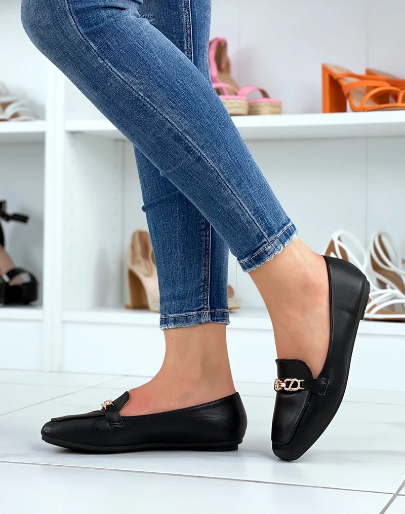 Mocassins plats noirs à bijoux dorés à strass