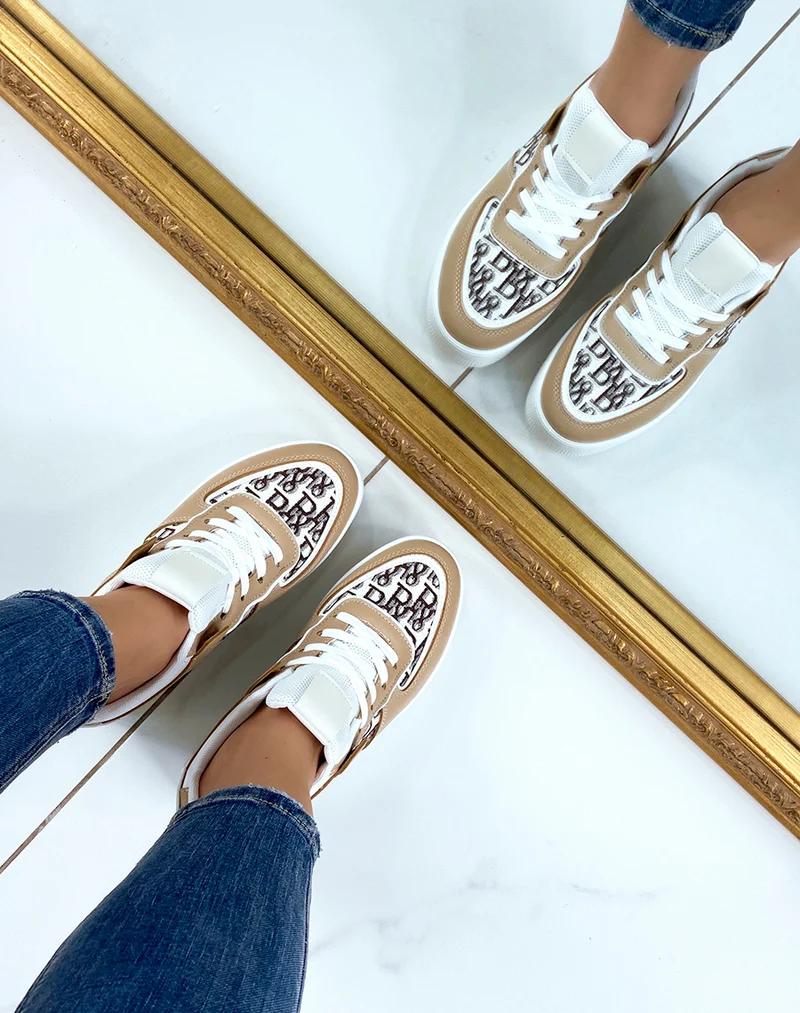 Baskets beige foncé à imprimés marrons