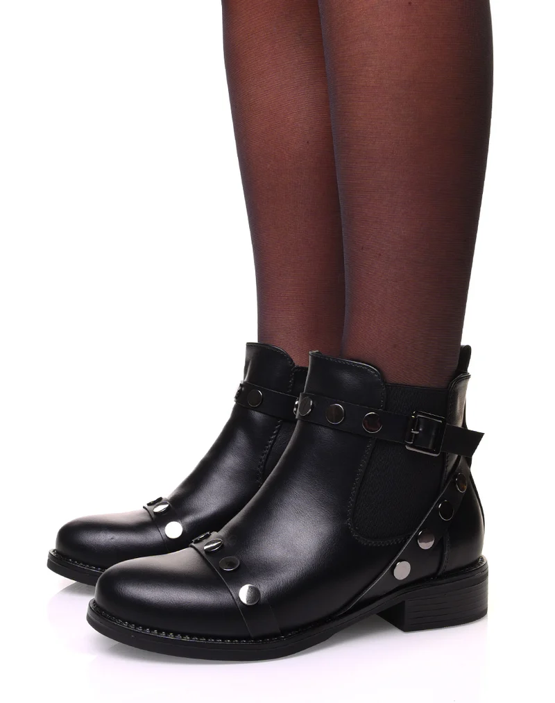 Bottines noires à sangles et détails cloutés
