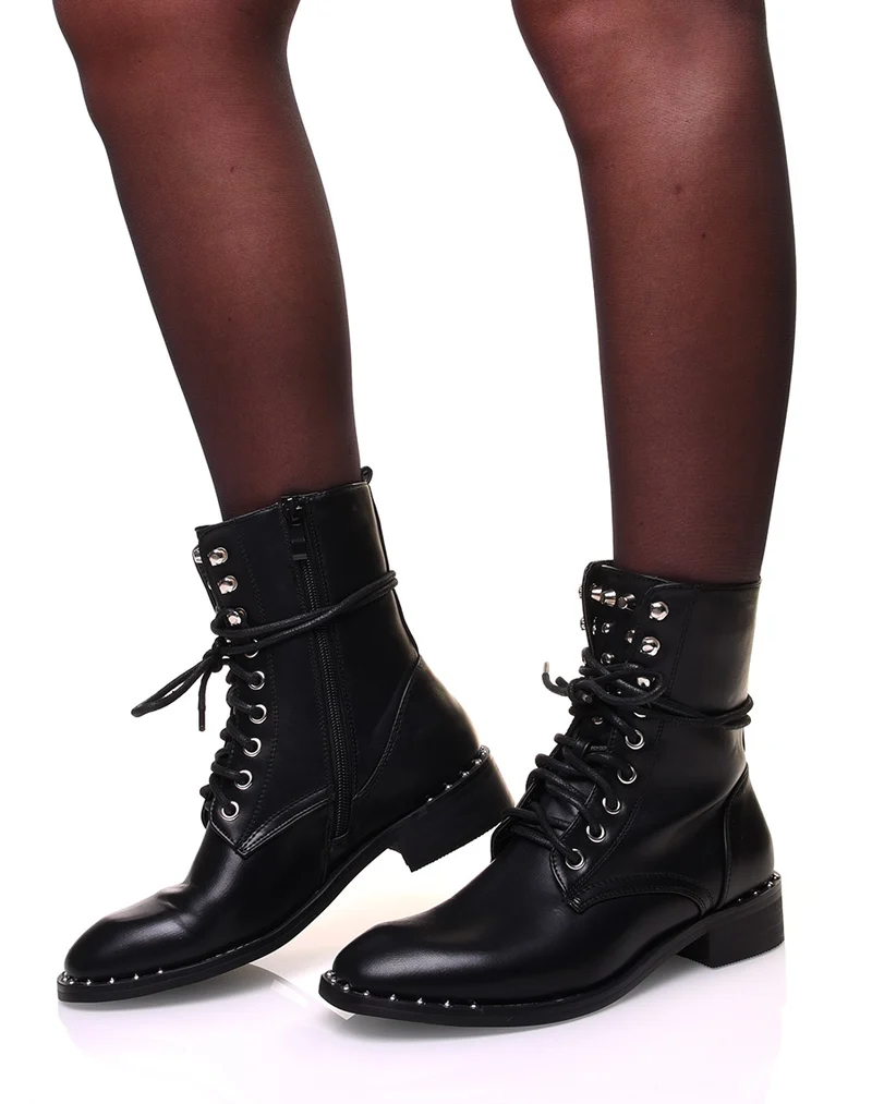 Bottines noires à lacets et clous