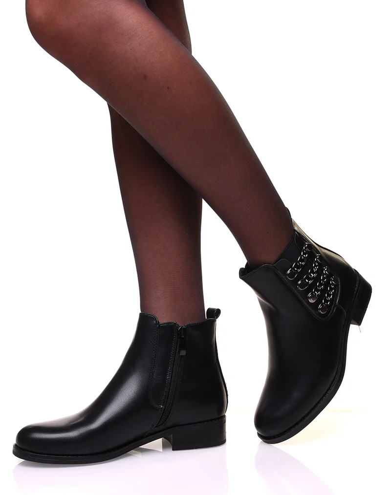 Bottines plates à chaînes métallisées sur le côté