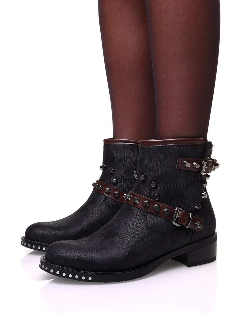 Bottines noires à sangles ornées de clous
