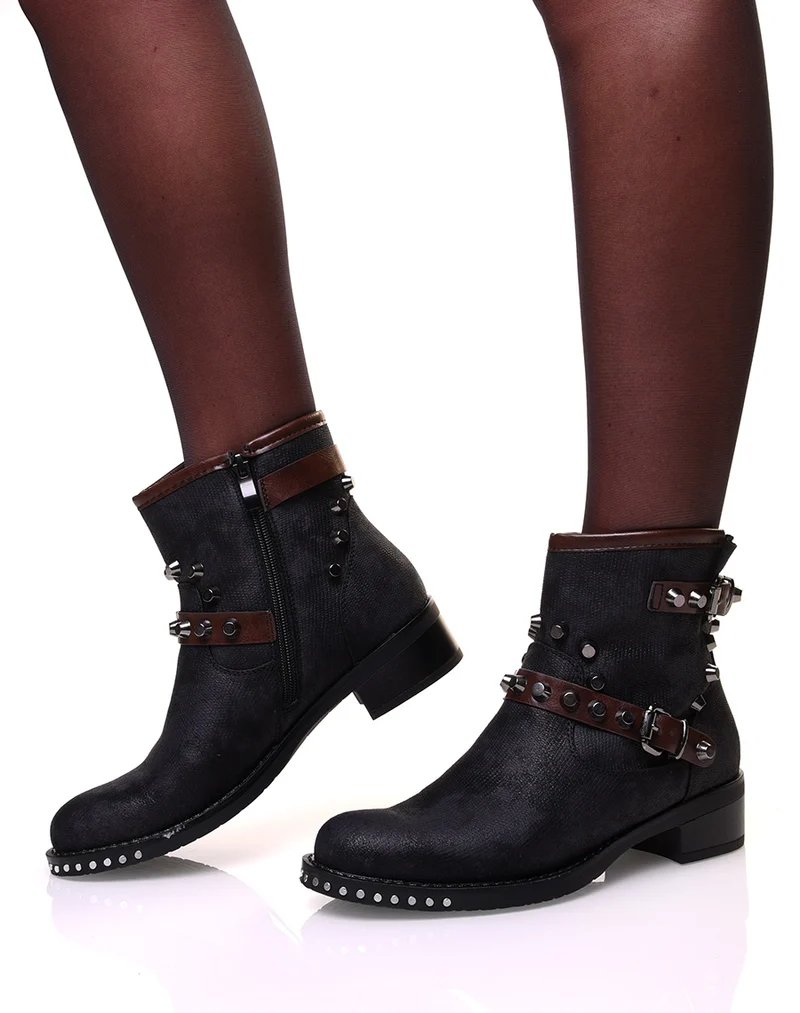 Bottines noires à sangles ornées de clous