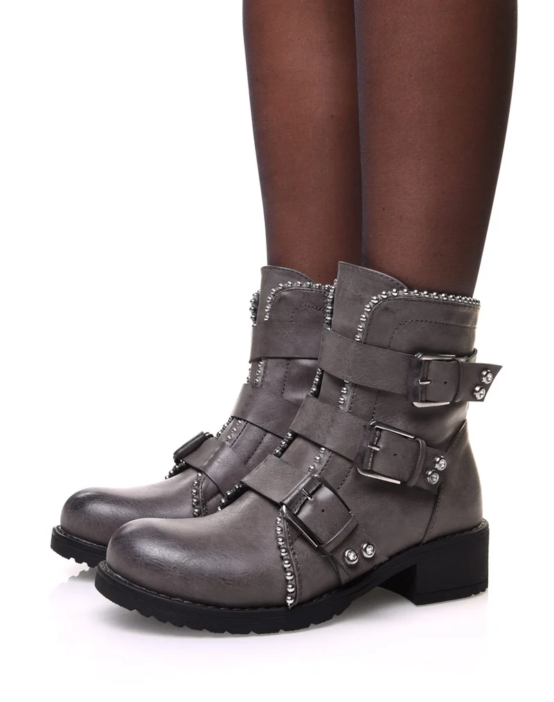 Bottines grises à brides et détails cloutés