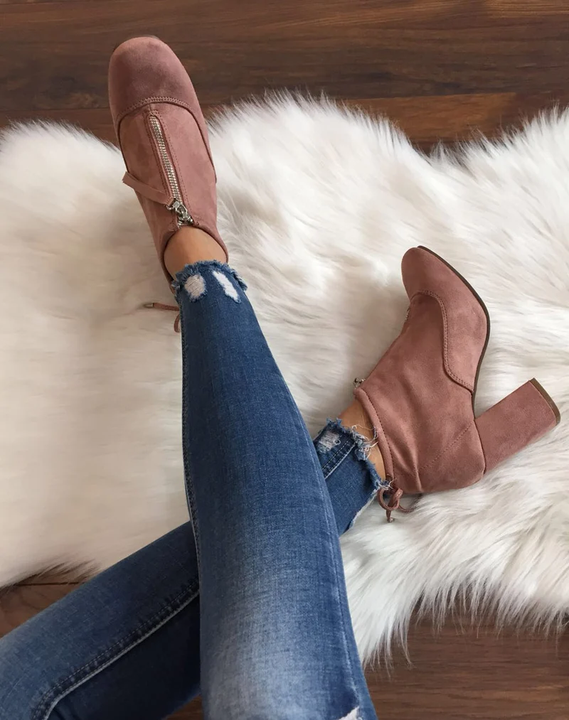 Bottines souples en suédine roses à talons hauts