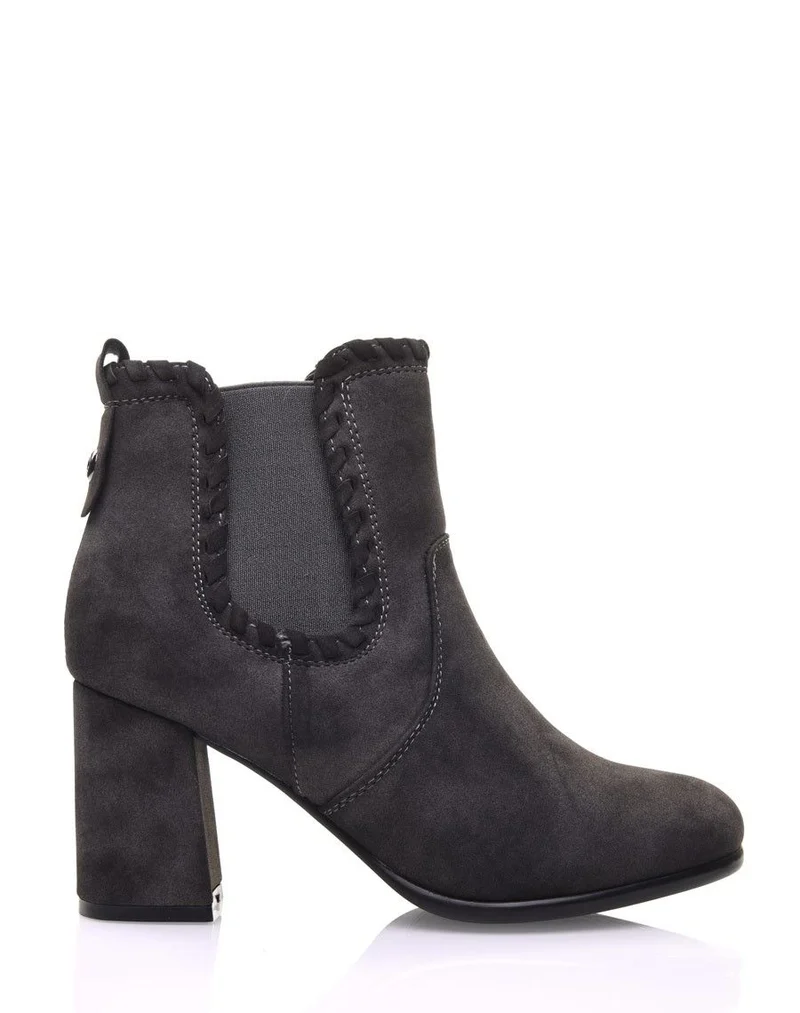 Bottines à talons grises en suédine et détails torsadés