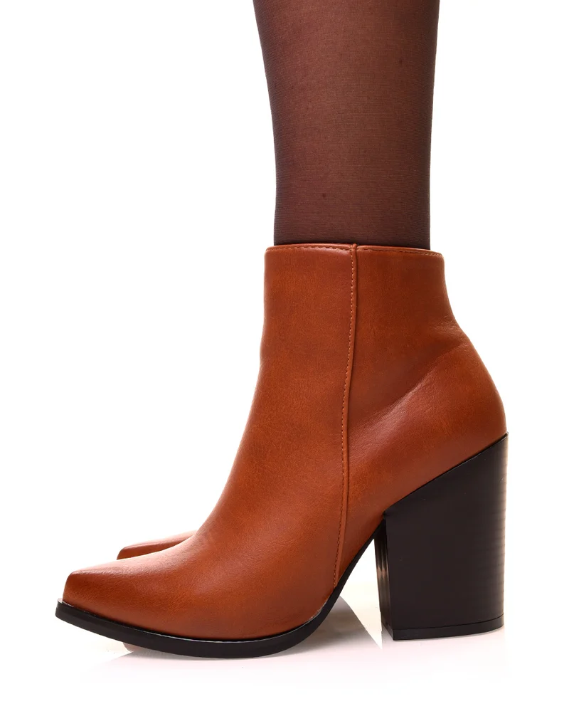 Bottines camel à talon carré et à bout pointu