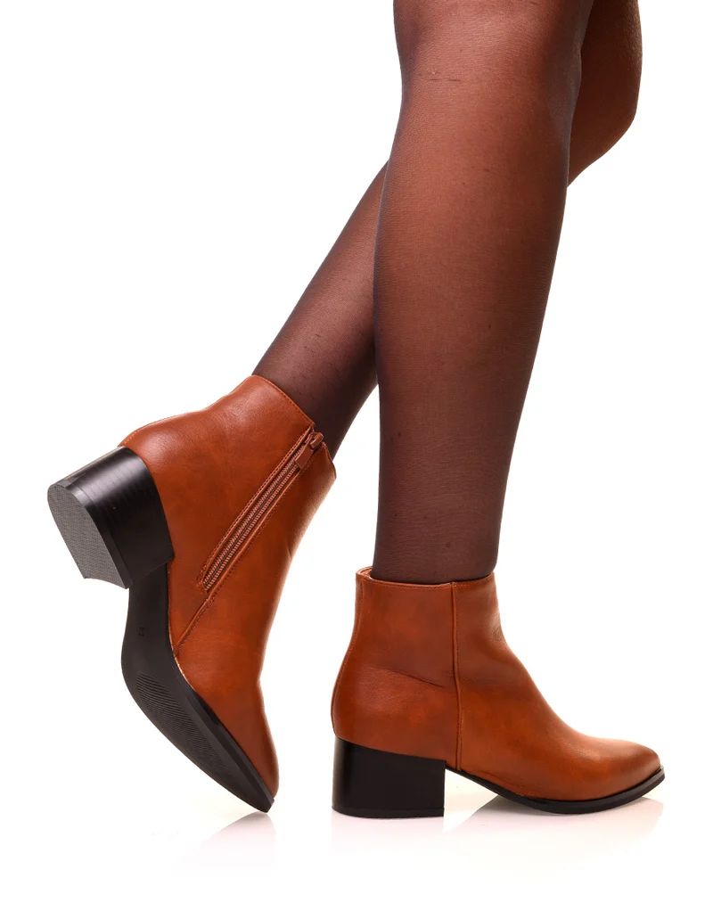Bottines camel à talons carré et bouts pointus