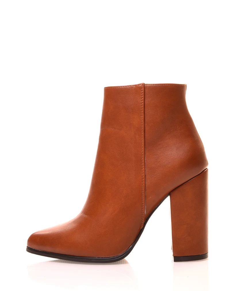 Bottines camel à talons carrés et à bouts pointus