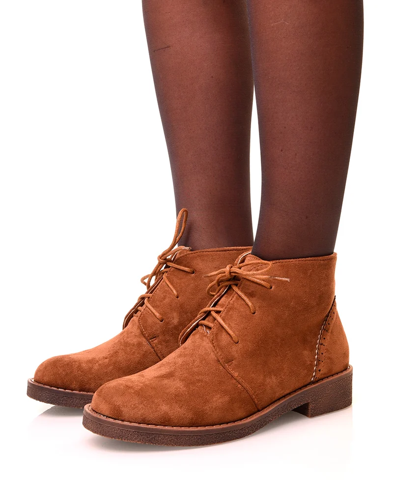 Bottines camel montantes en suédine à lacets
