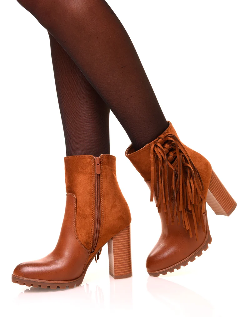 Bottines camelles à franges et talons haut
