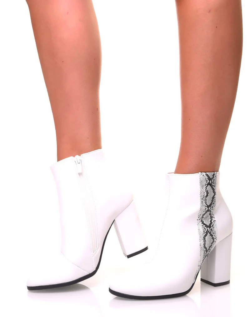 Bottines blanches à talons et à bandes pythons
