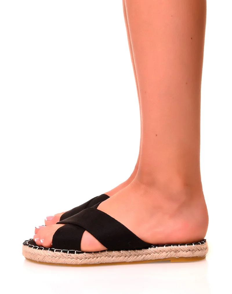 Nu-pieds noirs à lanières croisées