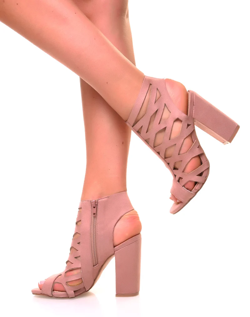 Sandales en suédine rose à talons carrés