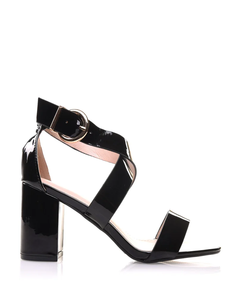 Sandales noires vernis