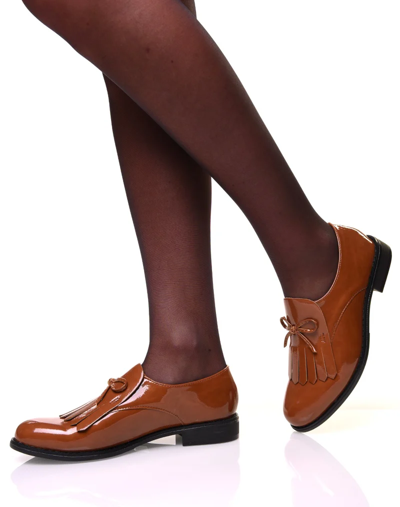 Derbies camel vernis à frange et nœud