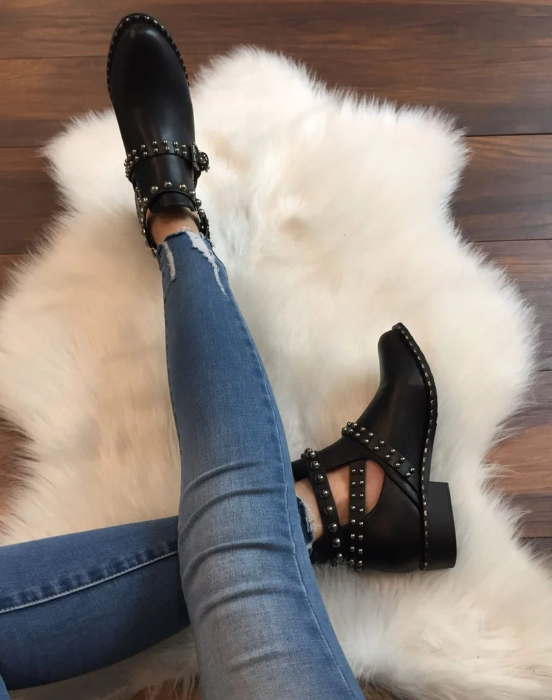 Bottines cloutés noires