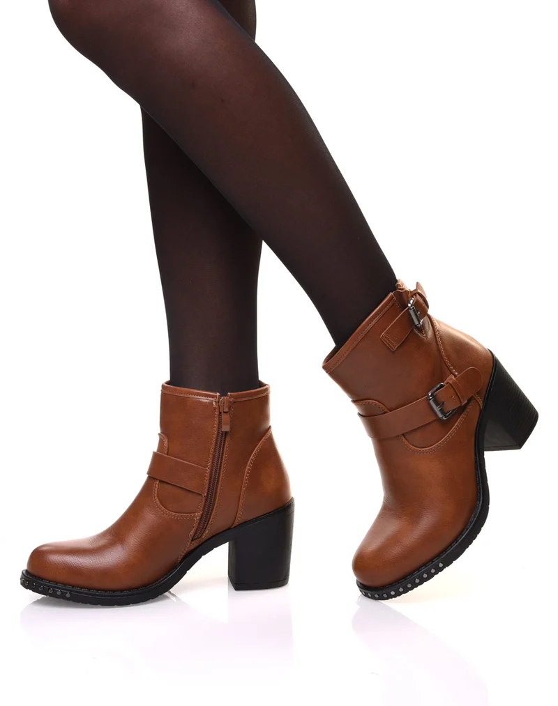 Bottines camelles à sangles