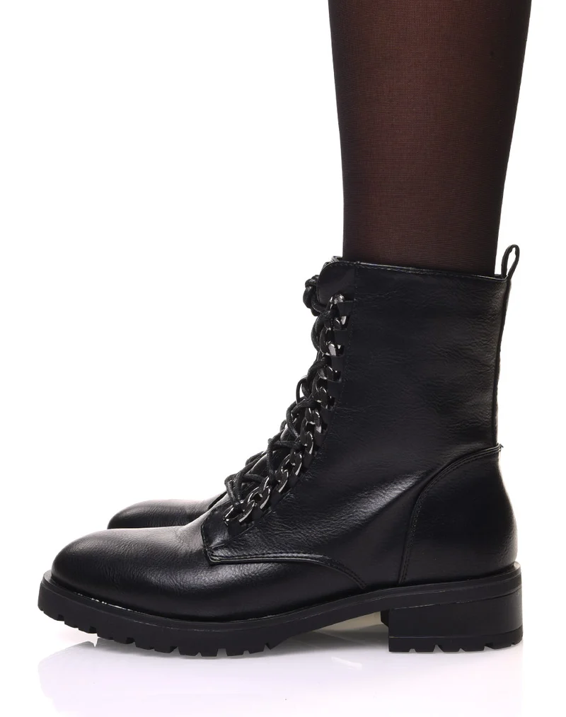 Bottines montantes noires à lacet et détails chaines
