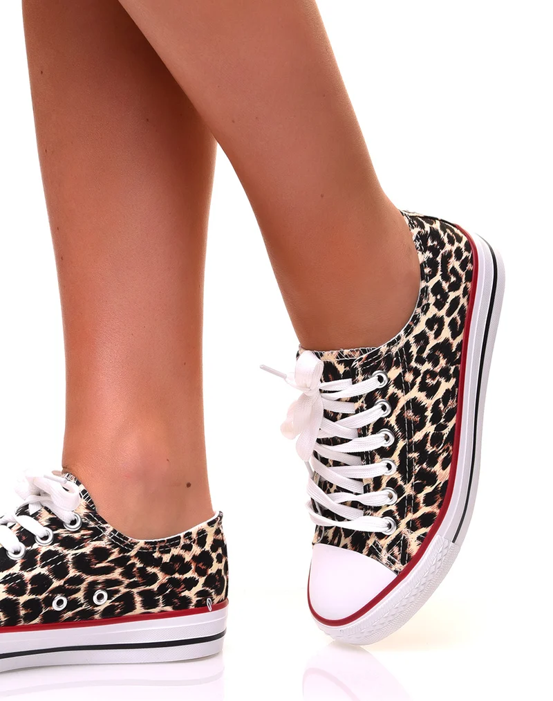 Baskets en toile leopard à lacets blancs