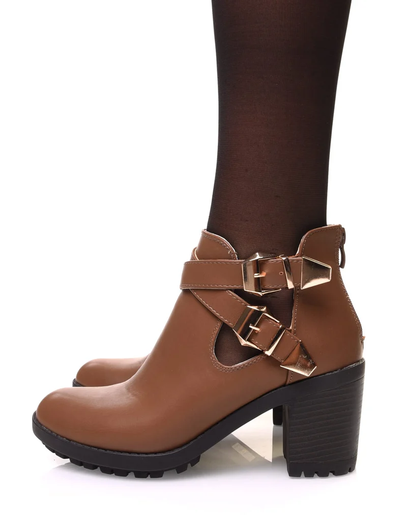 Bottines marrons crantées à boucles croisées