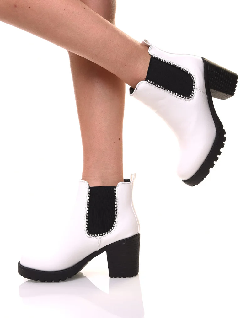 Bottines cloutées blanches à talons