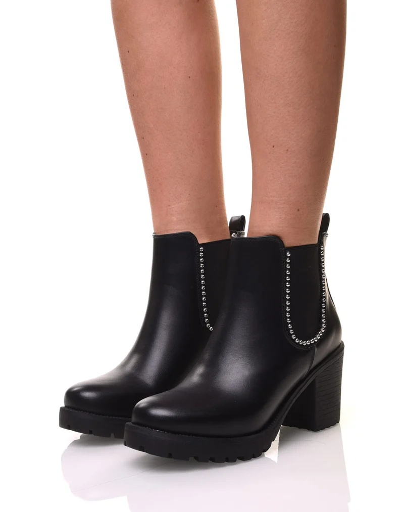 Bottines cloutées noires à talons