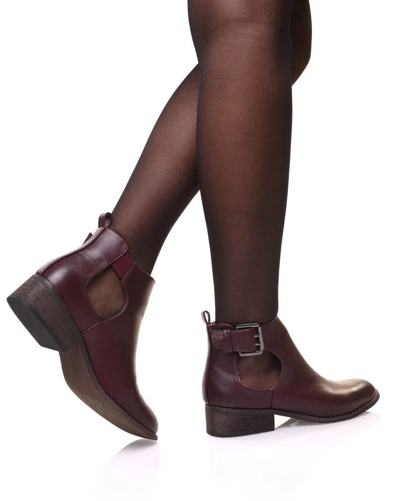 Bottines plates bordeaux ajourées avec sangle