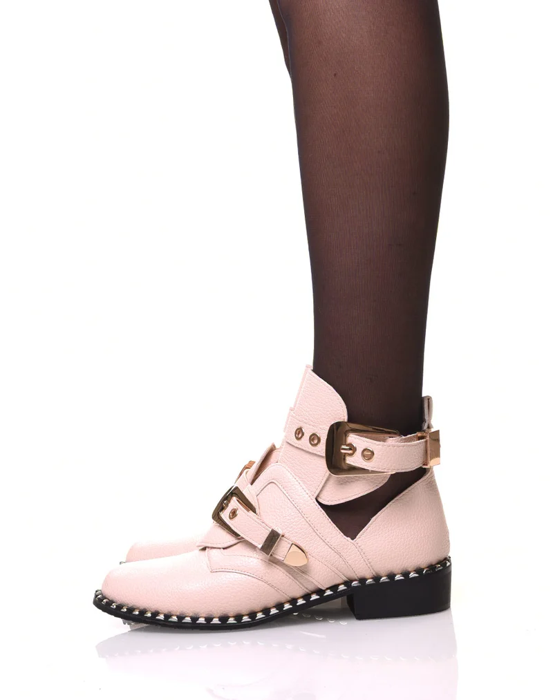 Bottines roses pales ajourées semelles cloutées