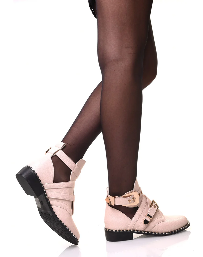Bottines roses pales ajourées semelles cloutées
