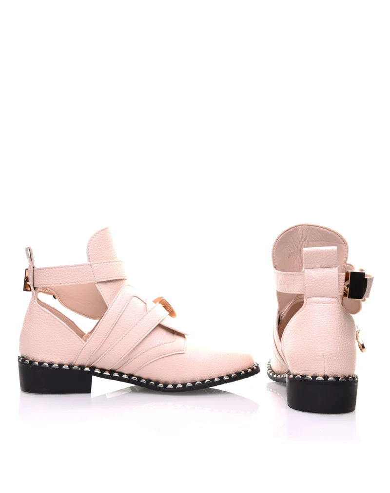 Bottines roses pales ajourées semelles cloutées
