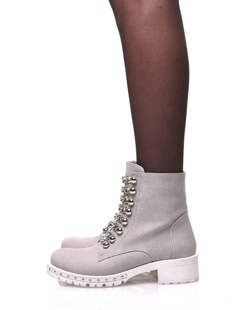 Bottines grises mattes avec chaînes