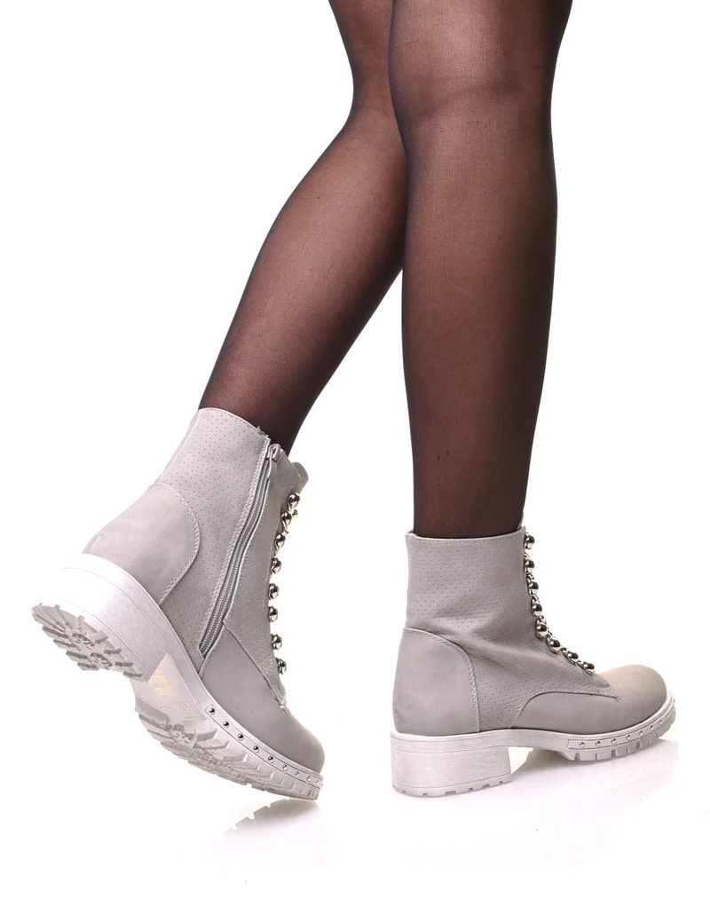 Bottines grises mattes avec chaînes
